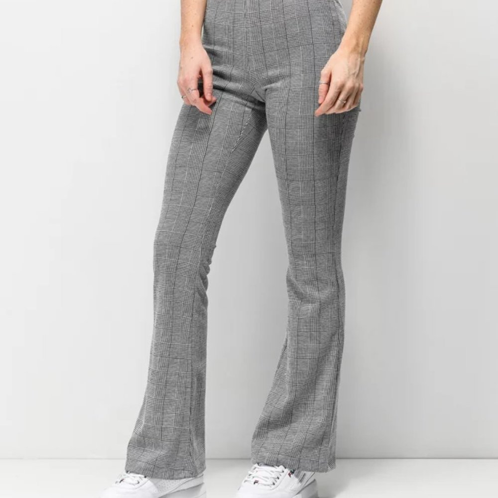 NWoT Zumies AF Studio Grey and Black Knit Flare Pants